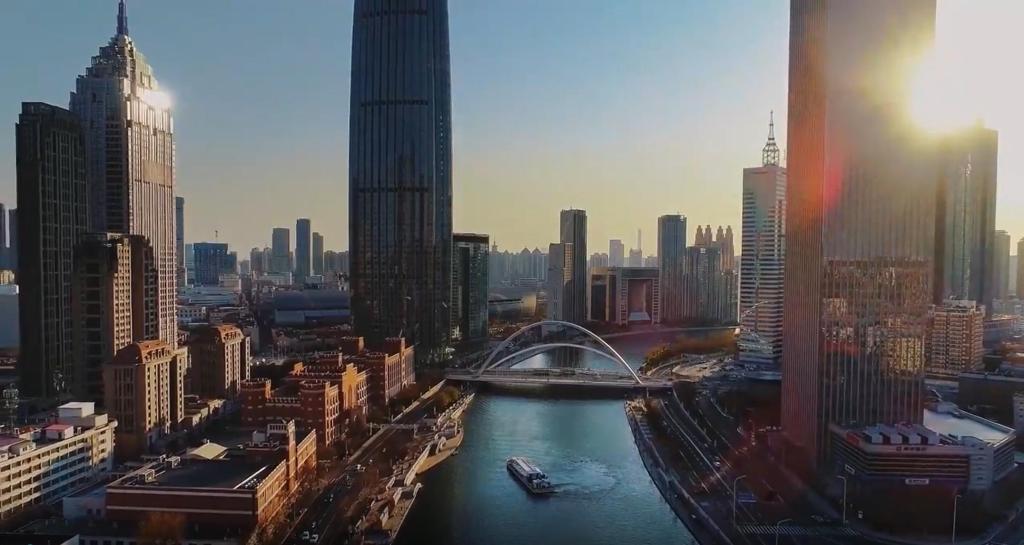 “劳动最美丽”成人色情劳动教育微视频《我是小小小工匠》